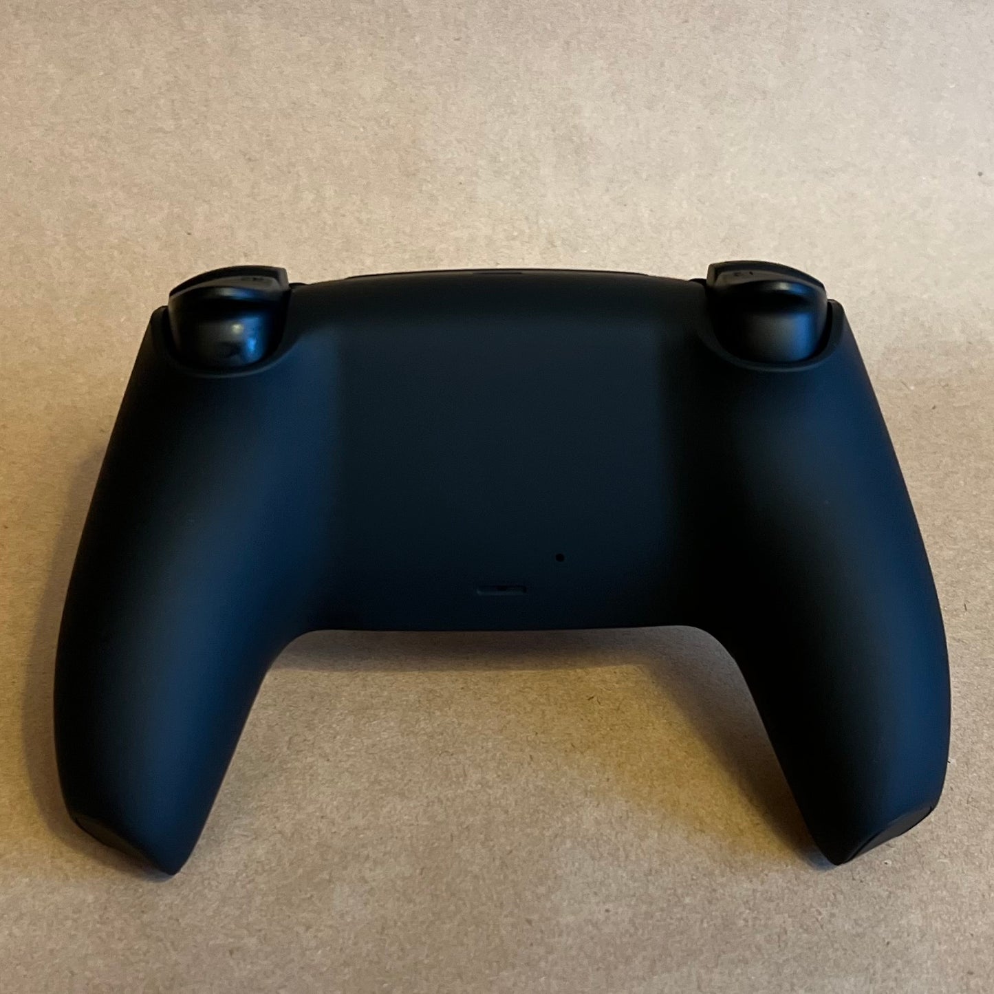 Custom PS5 Controller Stealth Black with Gulikit TMR joysticks - Stealth White