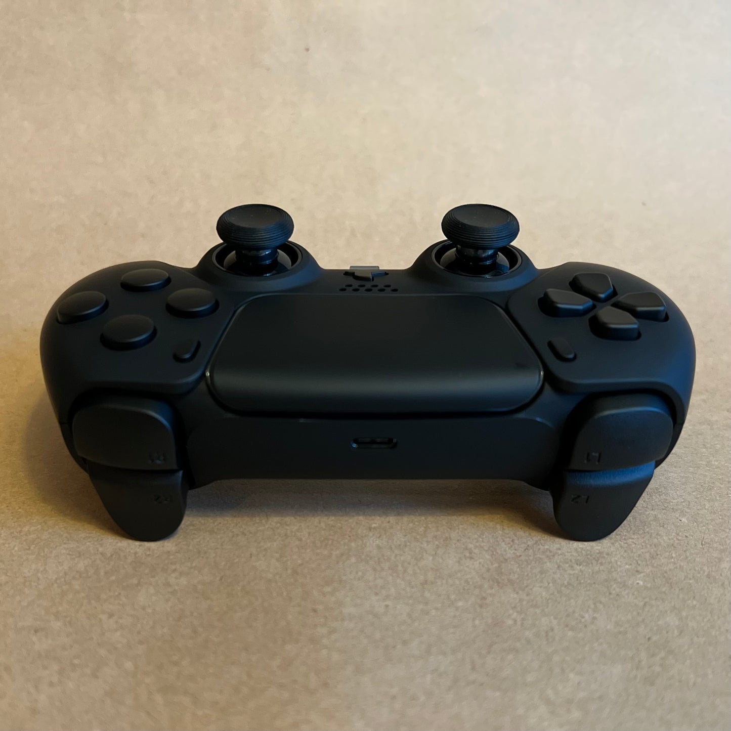 Custom PS5 Controller Stealth Black with Gulikit TMR joysticks - Stealth White