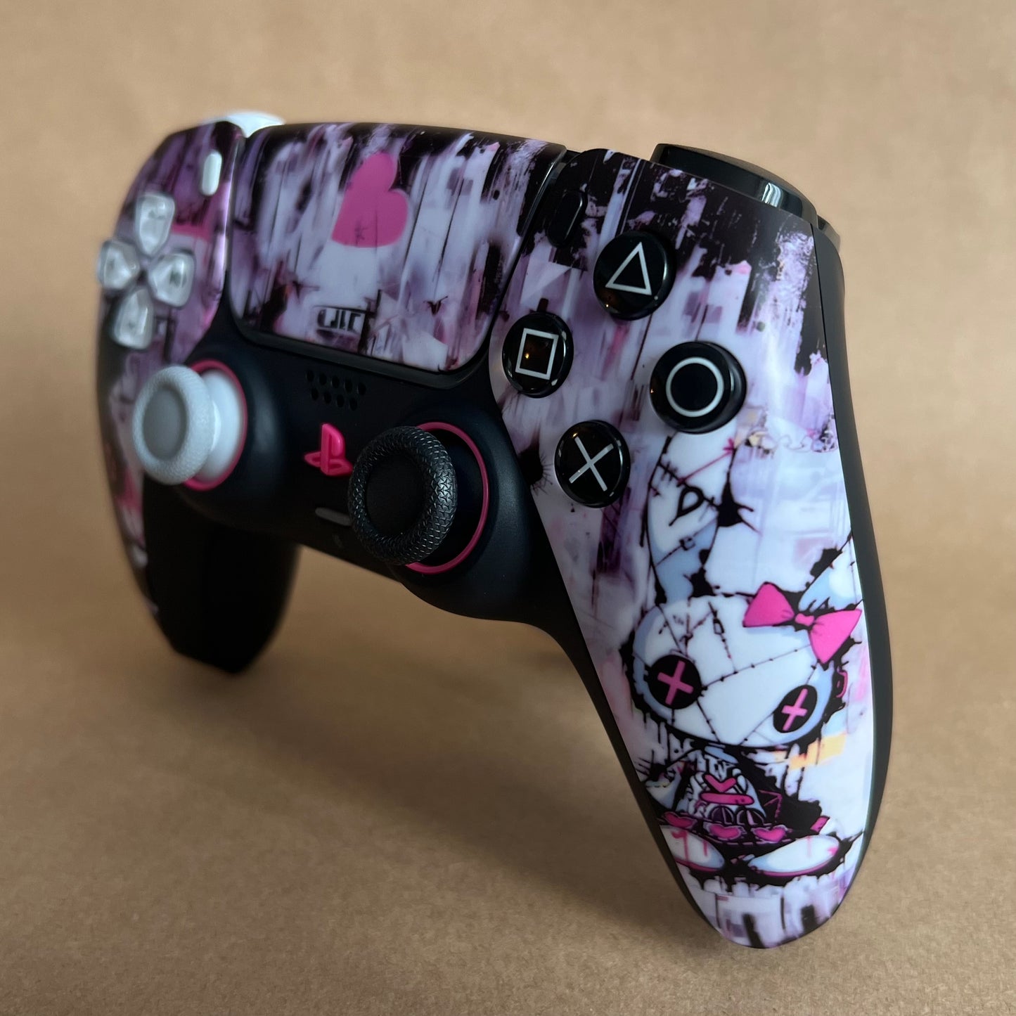 Custom PS5 Controller with Ginfull TMR joysticks - Punky Bunny