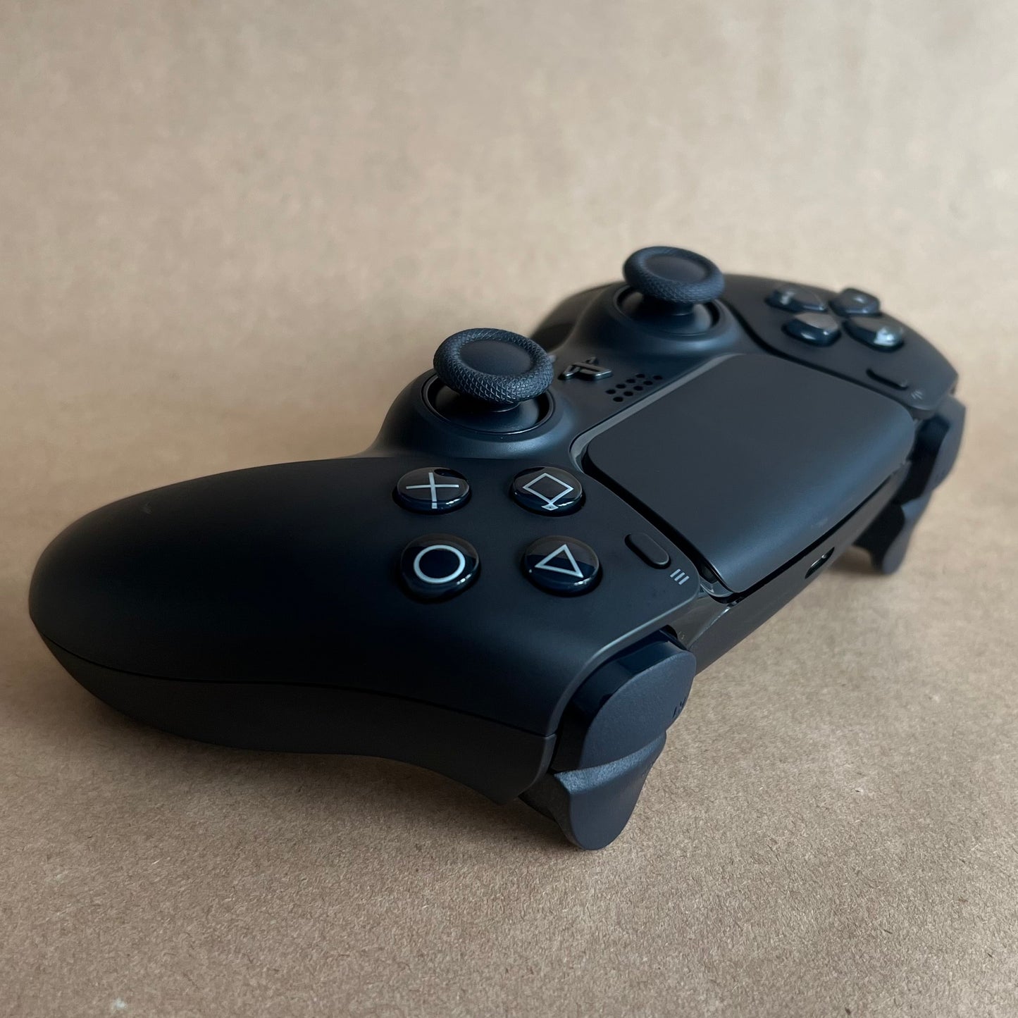 Refurbished PS5 Dualsense Controller with TMR joysticks upgrade