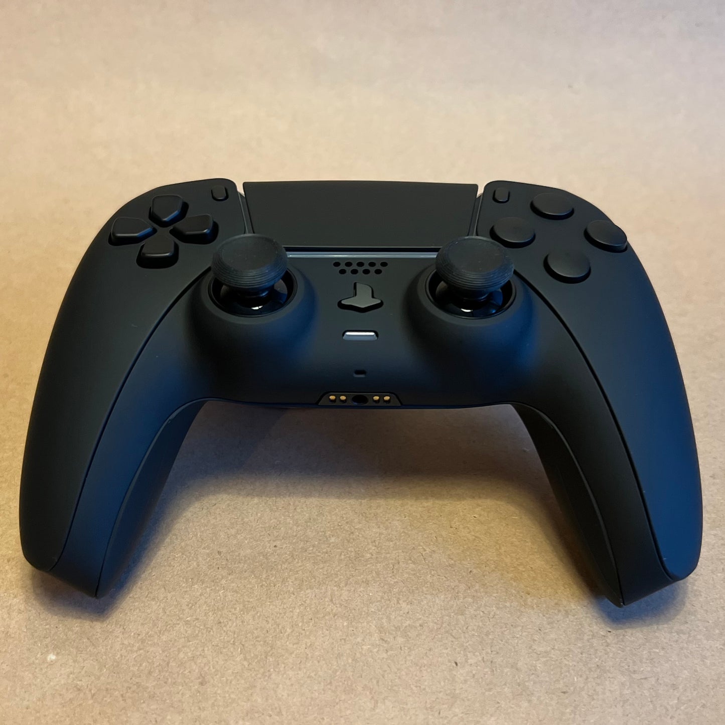 Custom PS5 Controller Stealth Black with Gulikit TMR joysticks - Stealth White
