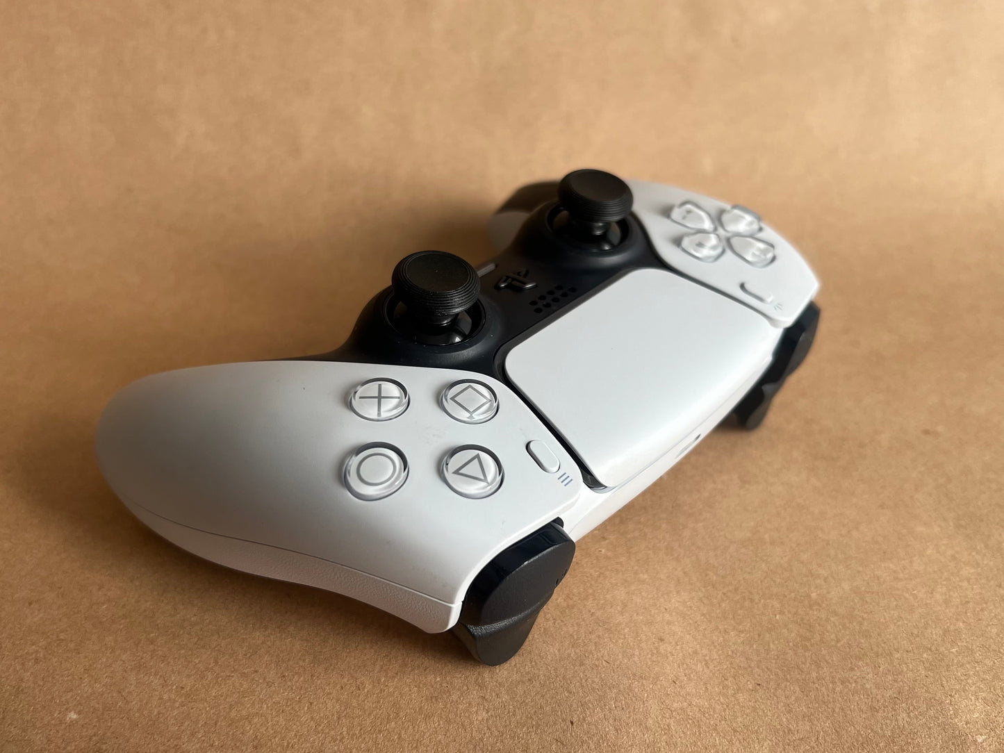 Refurbished PS5 Dualsense Controller with TMR joysticks upgrade