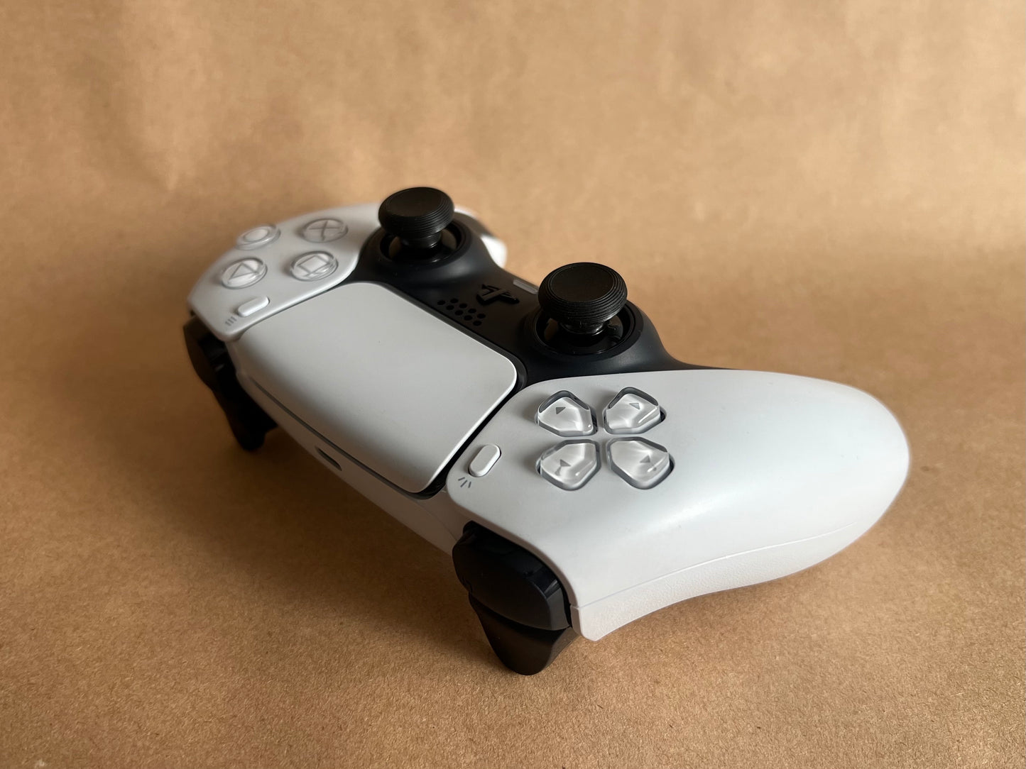 Refurbished PS5 Dualsense Controller with TMR joysticks upgrade